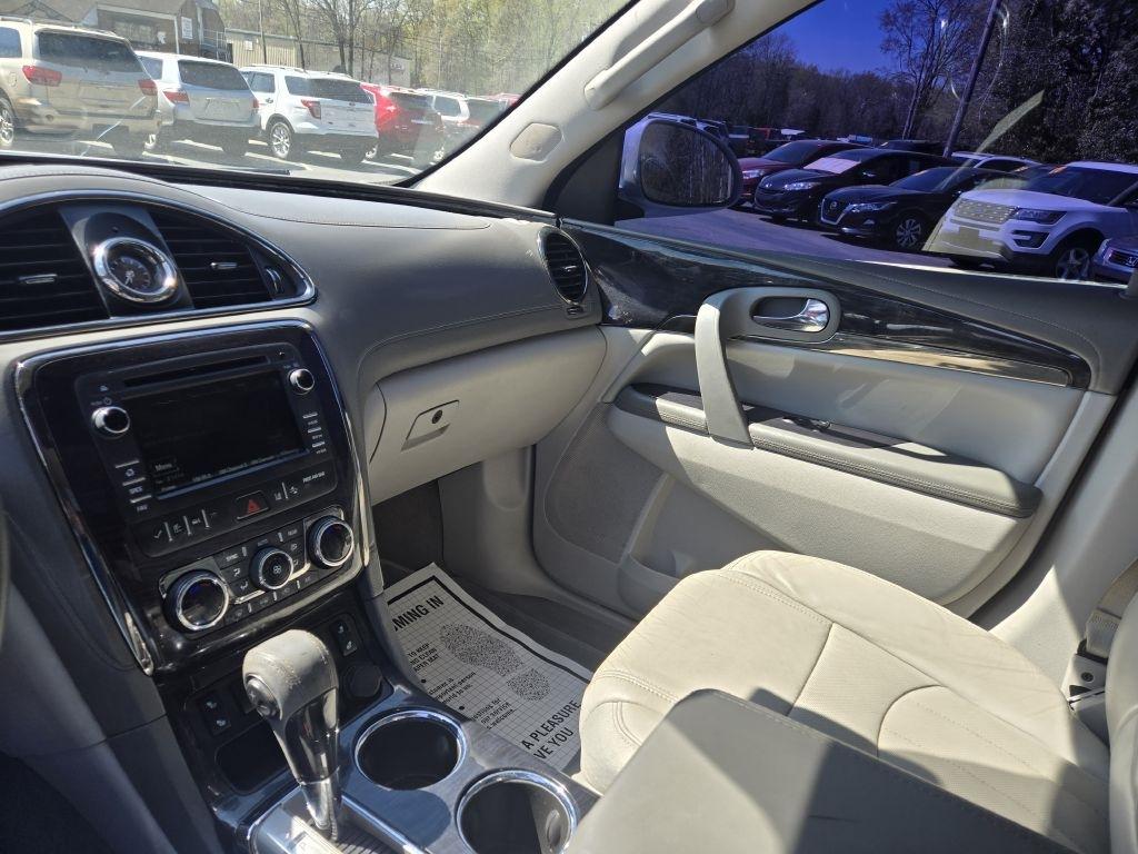 Buick Enclave FWD 4dr Leather 2016