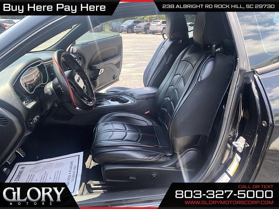 Dodge Challenger 2dr Cpe SXT Plus 2016