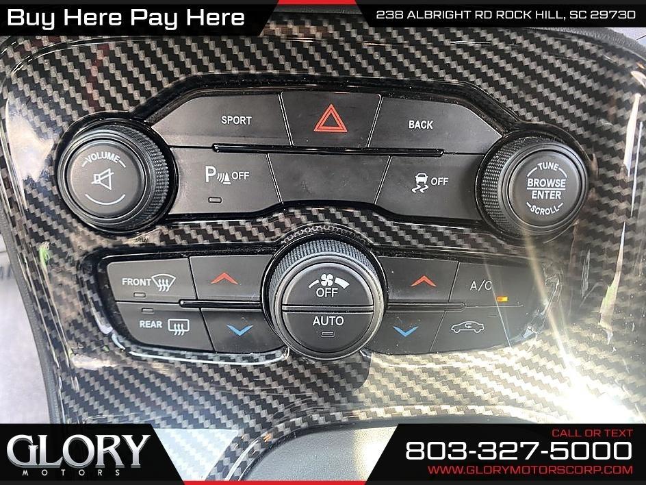 Dodge Challenger 2dr Cpe SXT Plus 2016