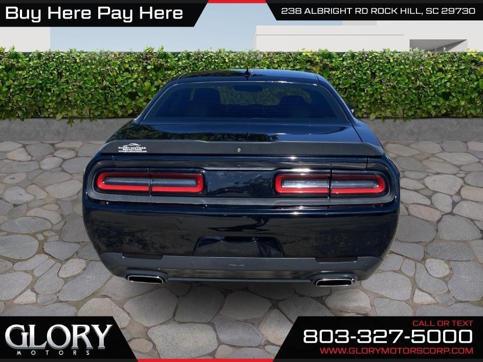 Dodge Challenger 2dr Cpe SXT Plus 2016