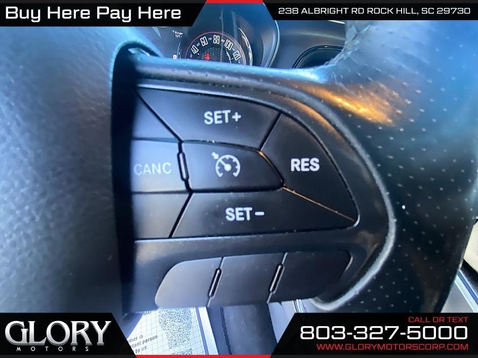Dodge Challenger 2dr Cpe SXT Plus 2016