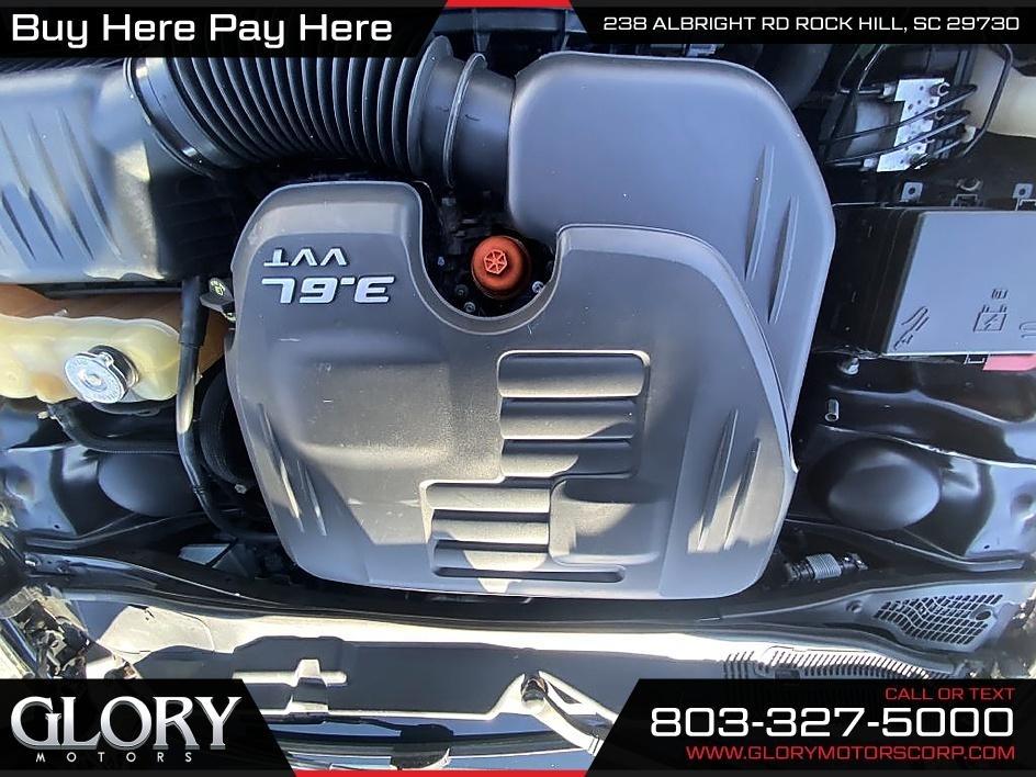 Dodge Challenger 2dr Cpe SXT Plus 2016