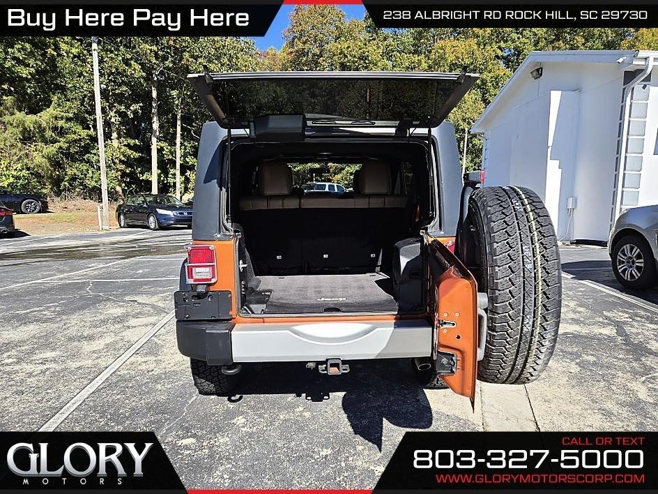 Jeep Wrangler Unlimited 4WD 4dr Sahara 2011
