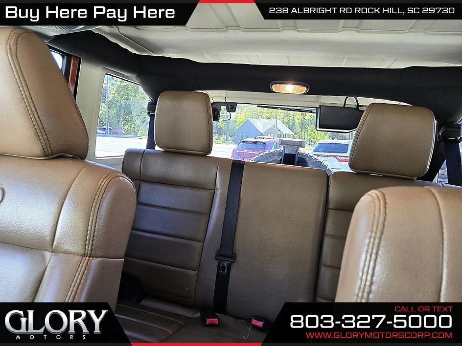 Jeep Wrangler Unlimited 4WD 4dr Sahara 2011
