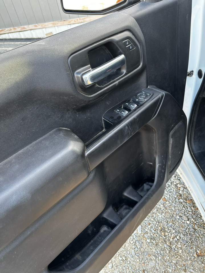 GMC Sierra 1500 Base Crew Cab Short Box 4WD 2021