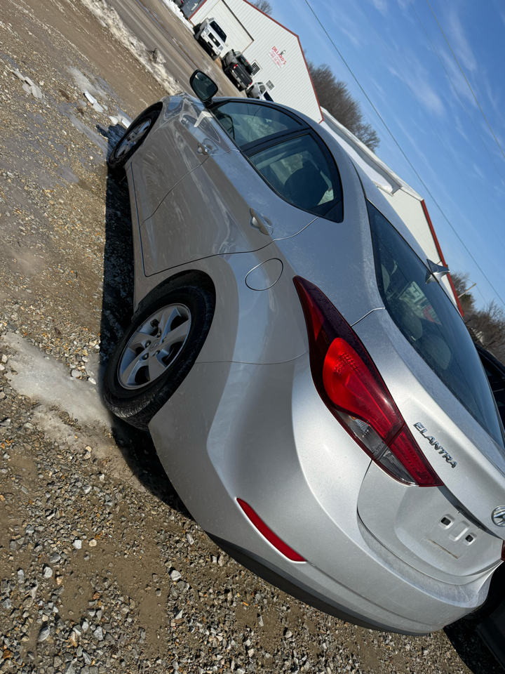 Hyundai Elantra SE 6AT 2015