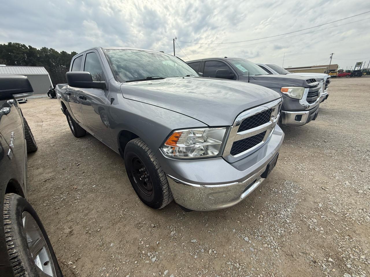 RAM 1500 Classic Tradesman Crew Cab SWB 4WD 2022