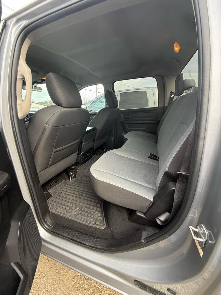 RAM 1500 Classic Tradesman Crew Cab SWB 4WD 2022