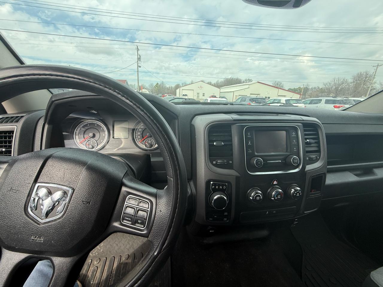 RAM 1500 Classic Tradesman Crew Cab SWB 4WD 2022