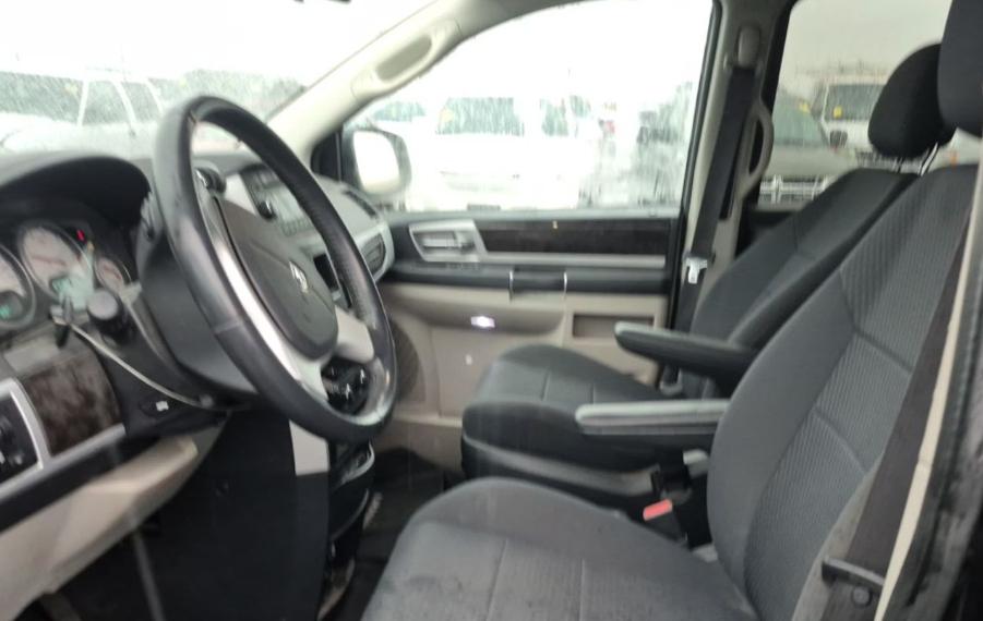 Dodge Grand Caravan SXT 2010