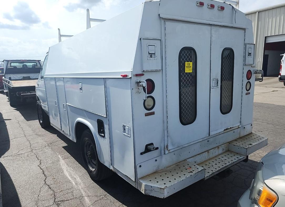 Ford Econoline E-350 XL Super Duty 2003