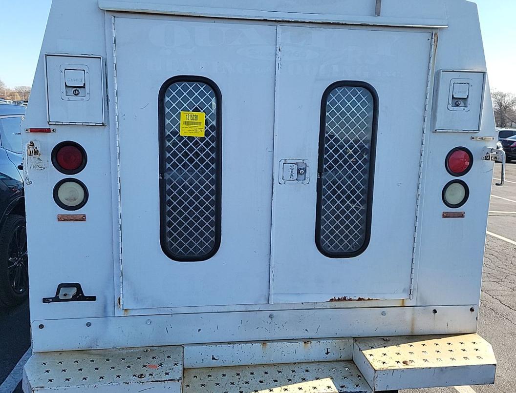 Ford Econoline E-350 XL Super Duty 2003