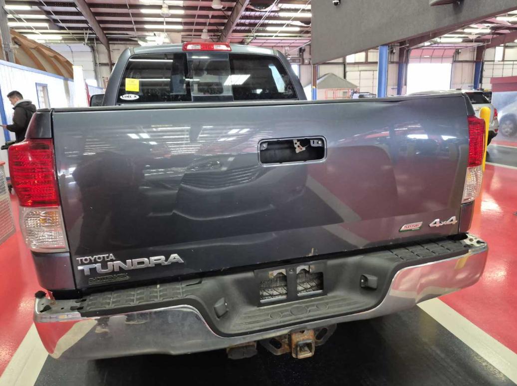 Toyota Tundra Tundra-Grade 5.7L FFV Double Cab 4WD 2010