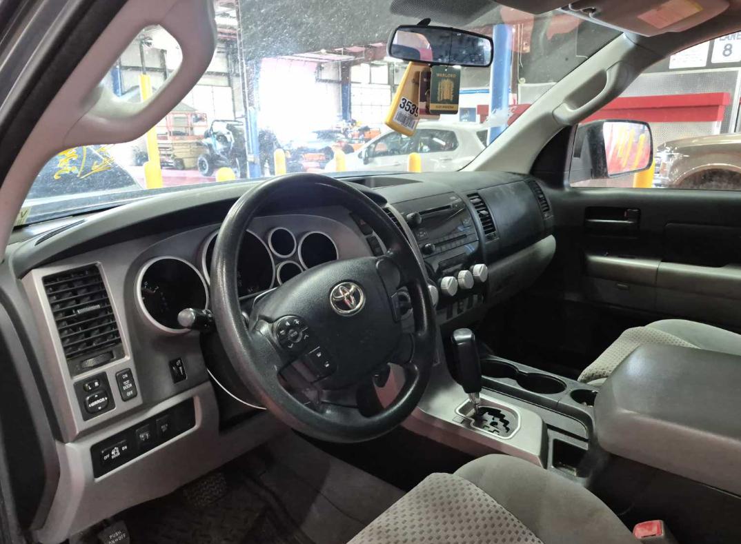 Toyota Tundra Tundra-Grade 5.7L FFV Double Cab 4WD 2010