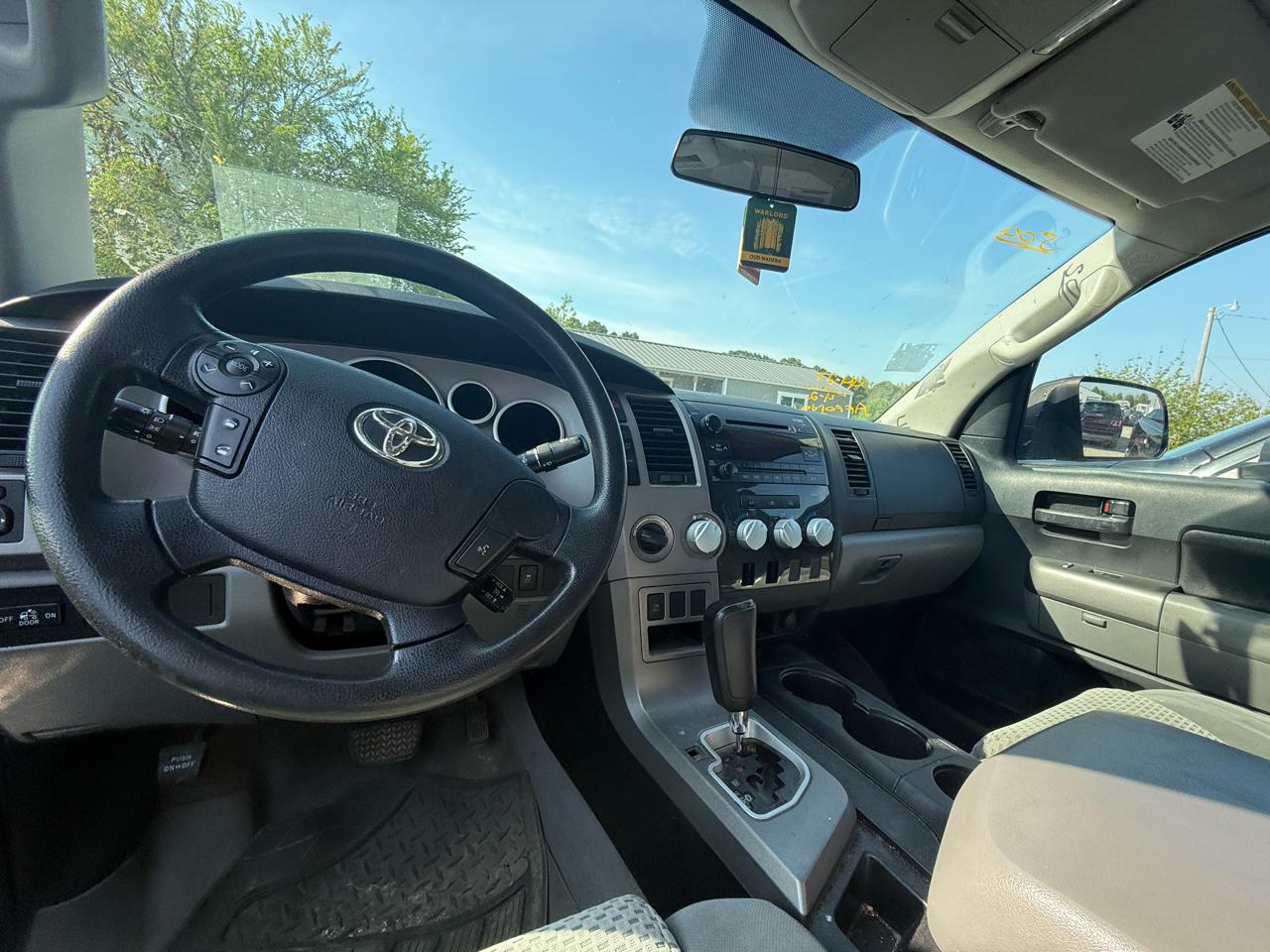 Toyota Tundra Tundra-Grade 5.7L FFV Double Cab 4WD 2010