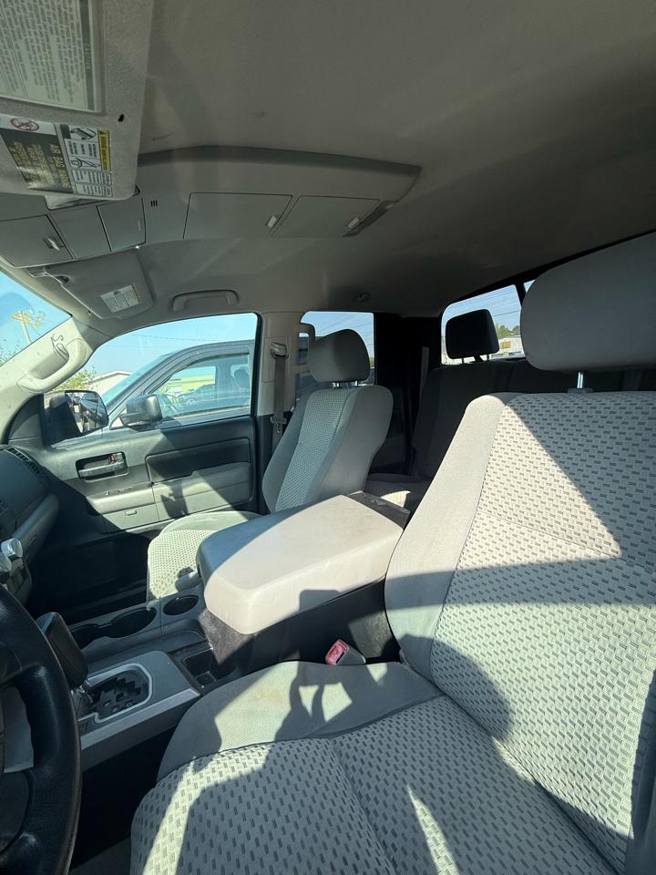 Toyota Tundra Tundra-Grade 5.7L FFV Double Cab 4WD 2010