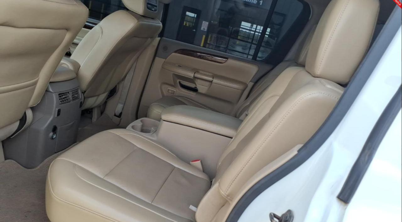 Nissan Armada Platinum 2WD 2014