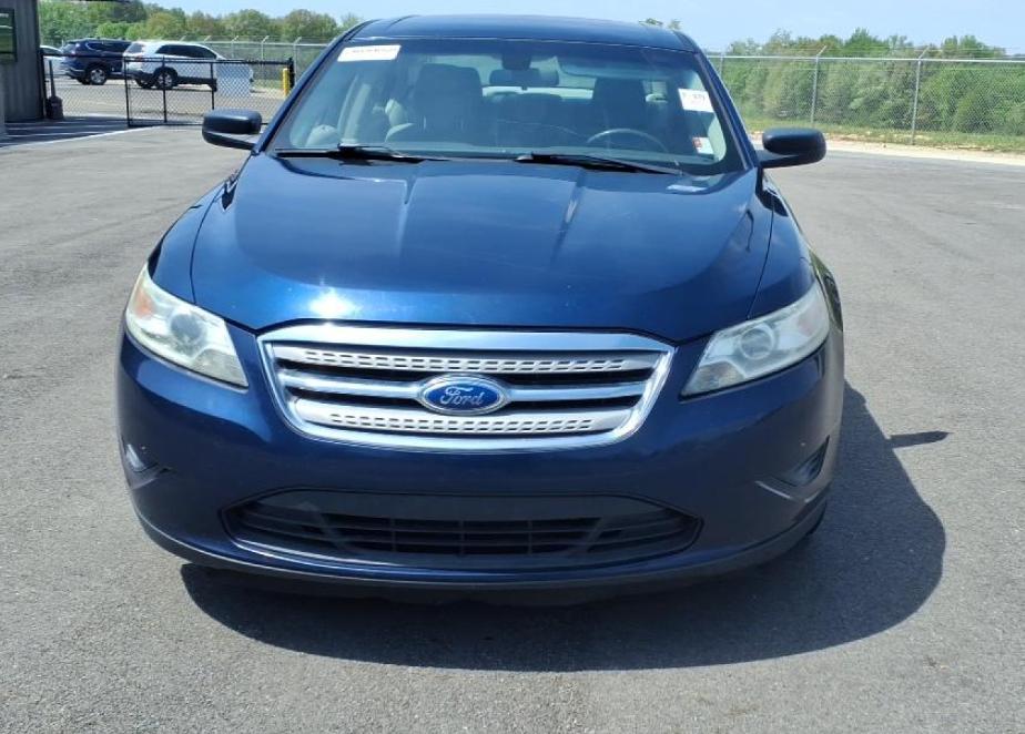 Ford Taurus SE FWD 2012
