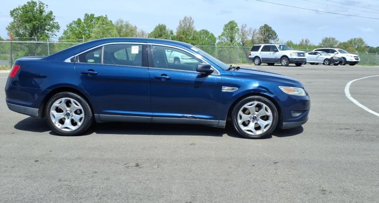 Ford Taurus SE FWD 2012
