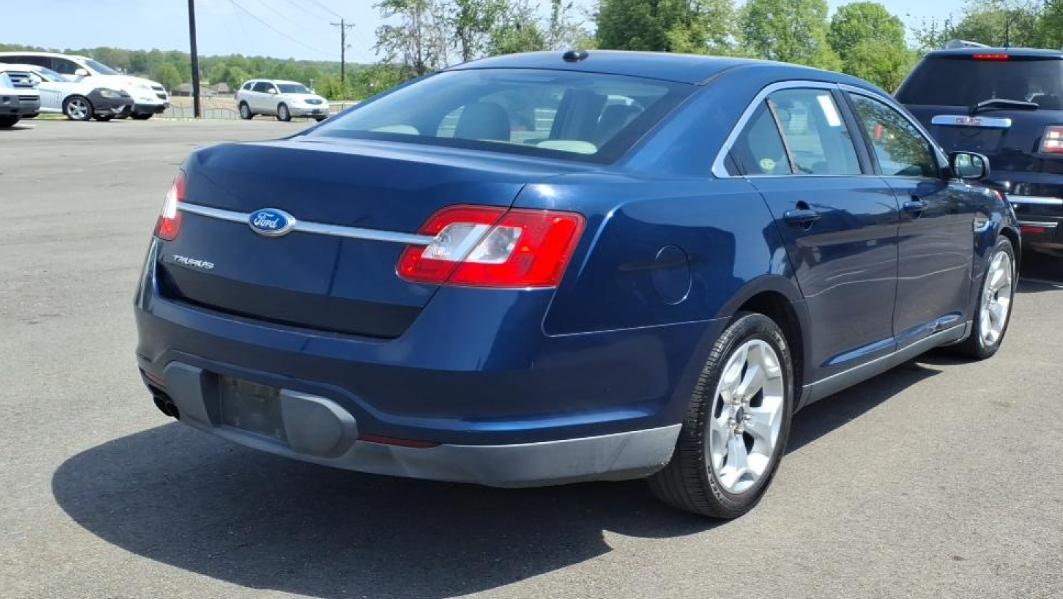 Ford Taurus SE FWD 2012