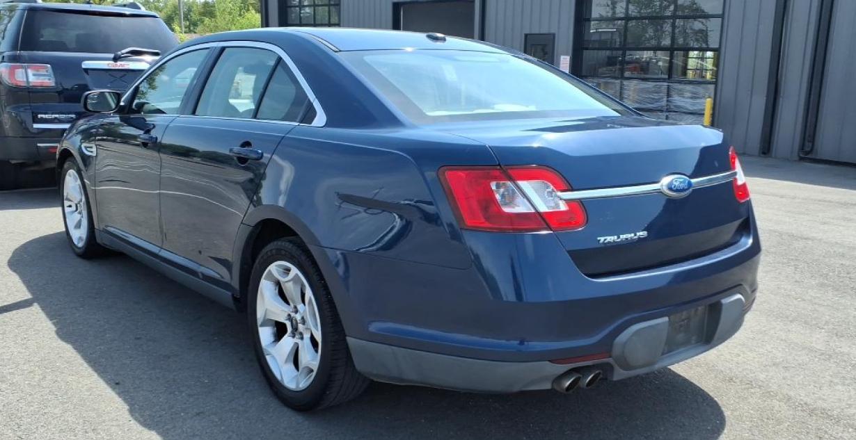 Ford Taurus SE FWD 2012