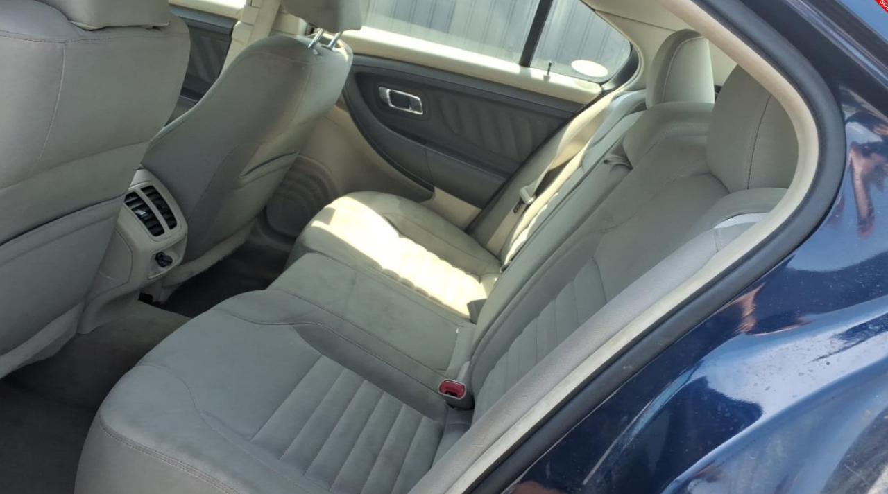 Ford Taurus SE FWD 2012