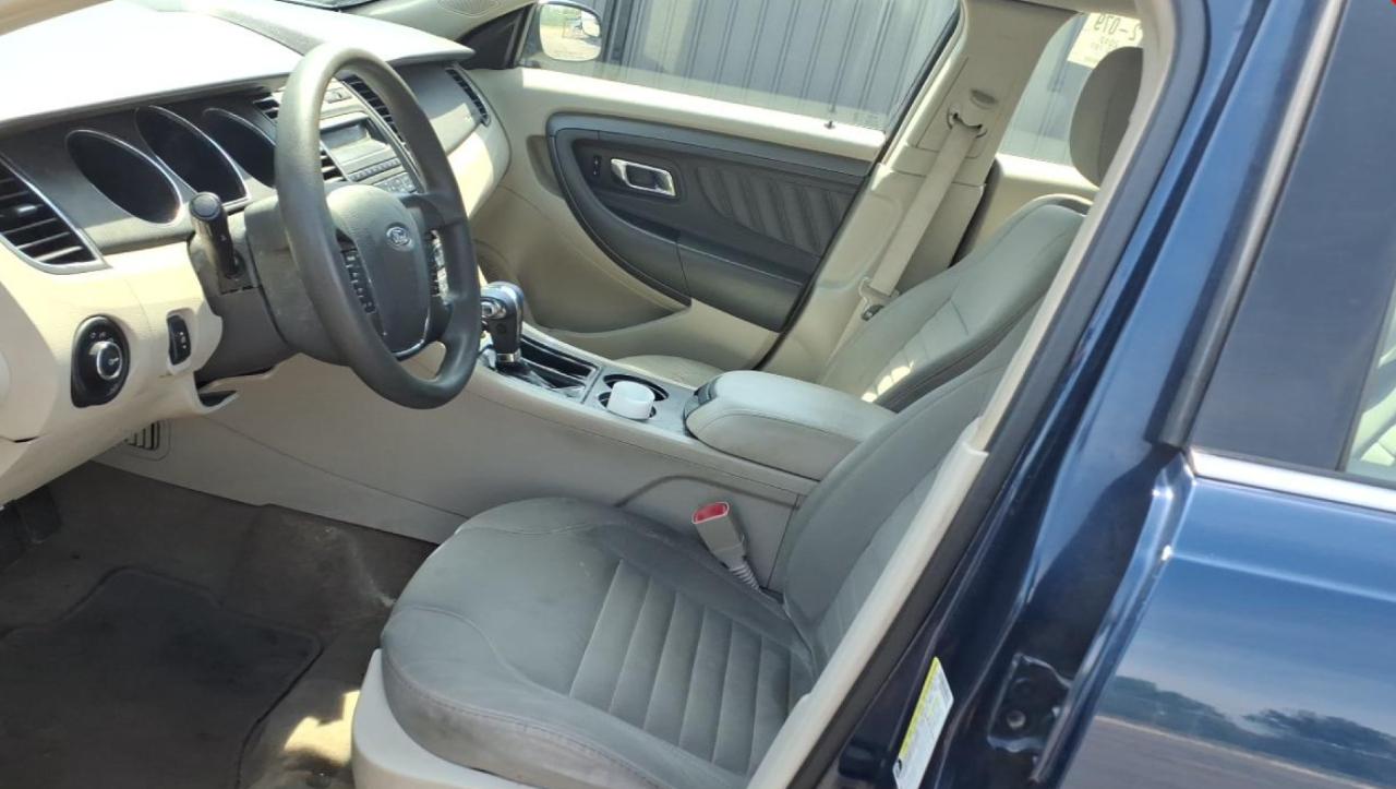 Ford Taurus SE FWD 2012