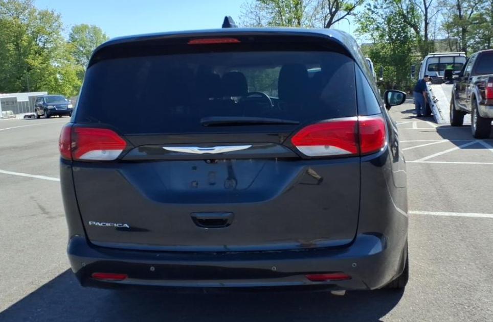 Chrysler Pacifica Touring 2017
