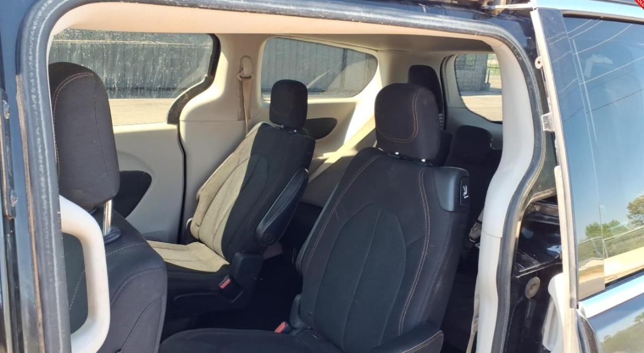 Chrysler Pacifica Touring 2017