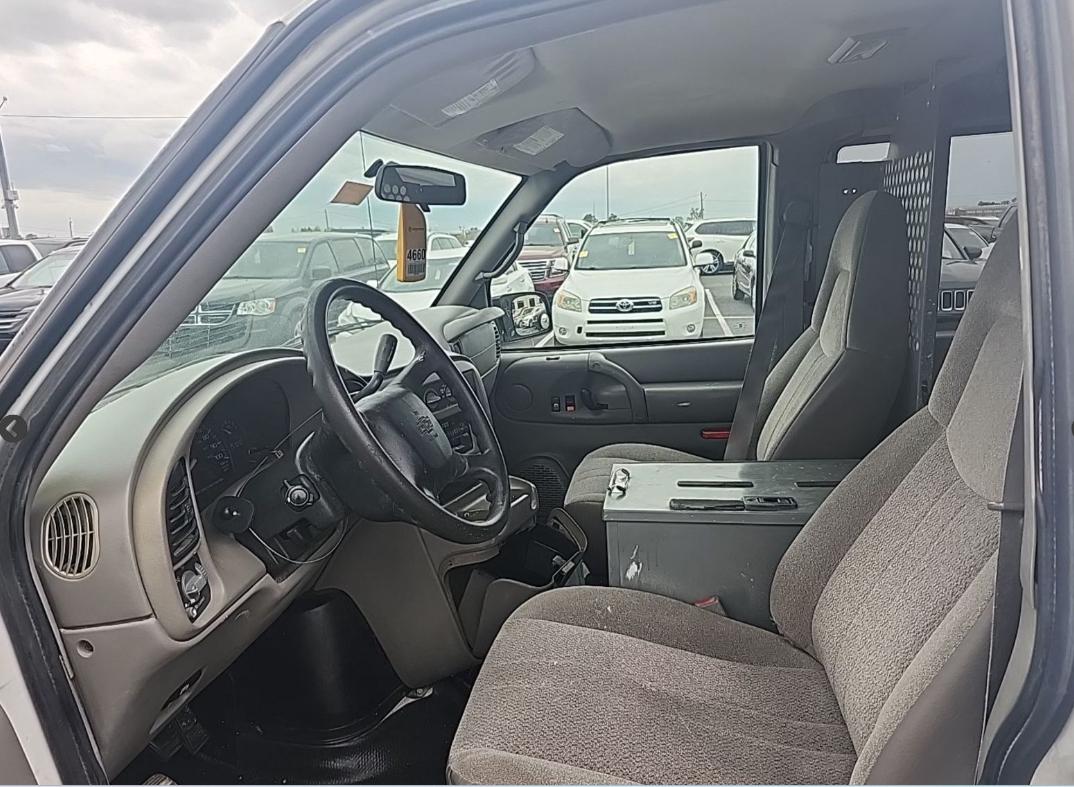 Chevrolet Astro Cargo Van 2WD 2004