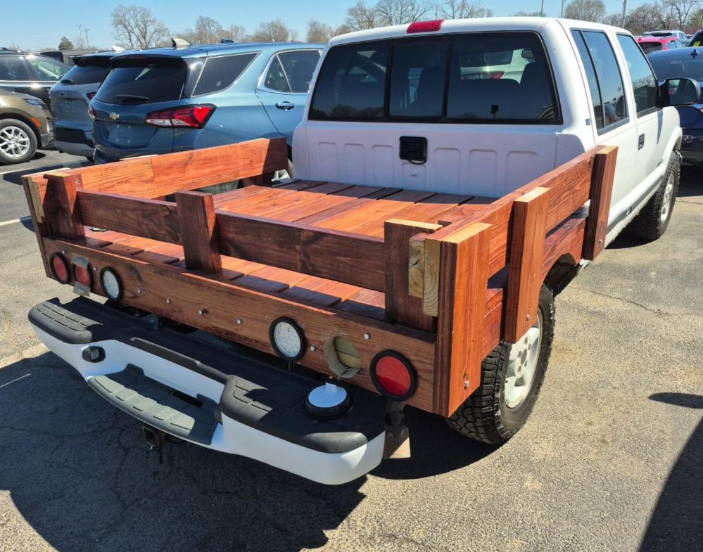 Chevrolet S10 Pickup LS Crew Cab 4WD 2002