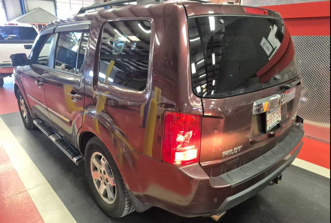 Honda Pilot Touring 4WD 5-Spd AT 2010
