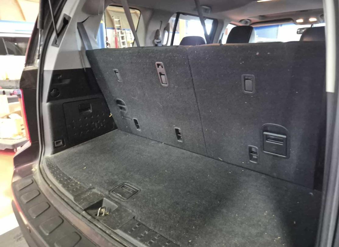 Honda Pilot Touring 4WD 5-Spd AT 2010