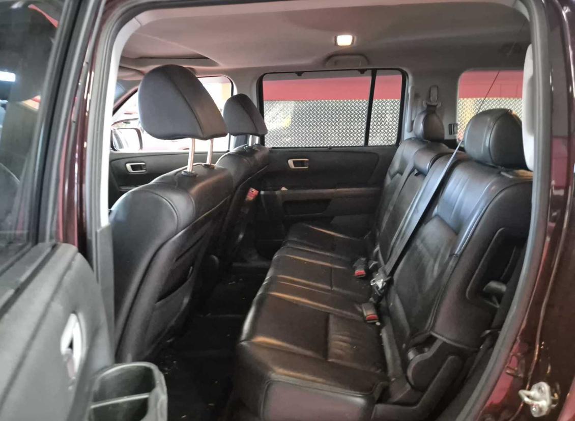 Honda Pilot Touring 4WD 5-Spd AT 2010