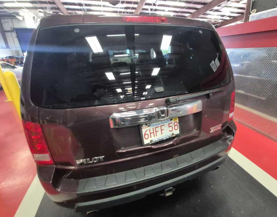 Honda Pilot Touring 4WD 5-Spd AT 2010