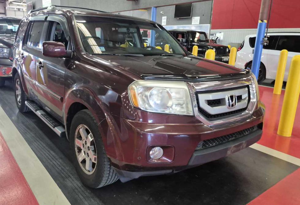 Honda Pilot Touring 4WD 5-Spd AT 2010