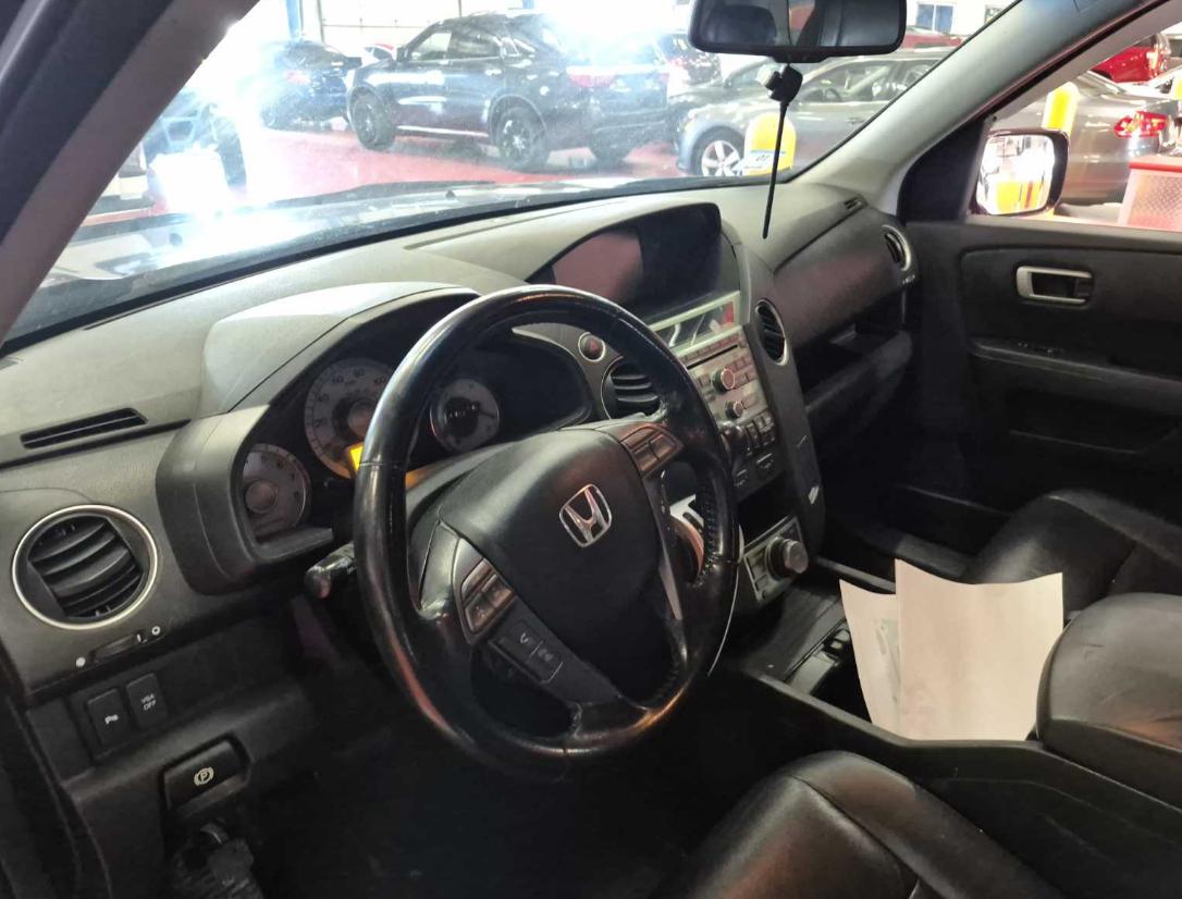 Honda Pilot Touring 4WD 5-Spd AT 2010