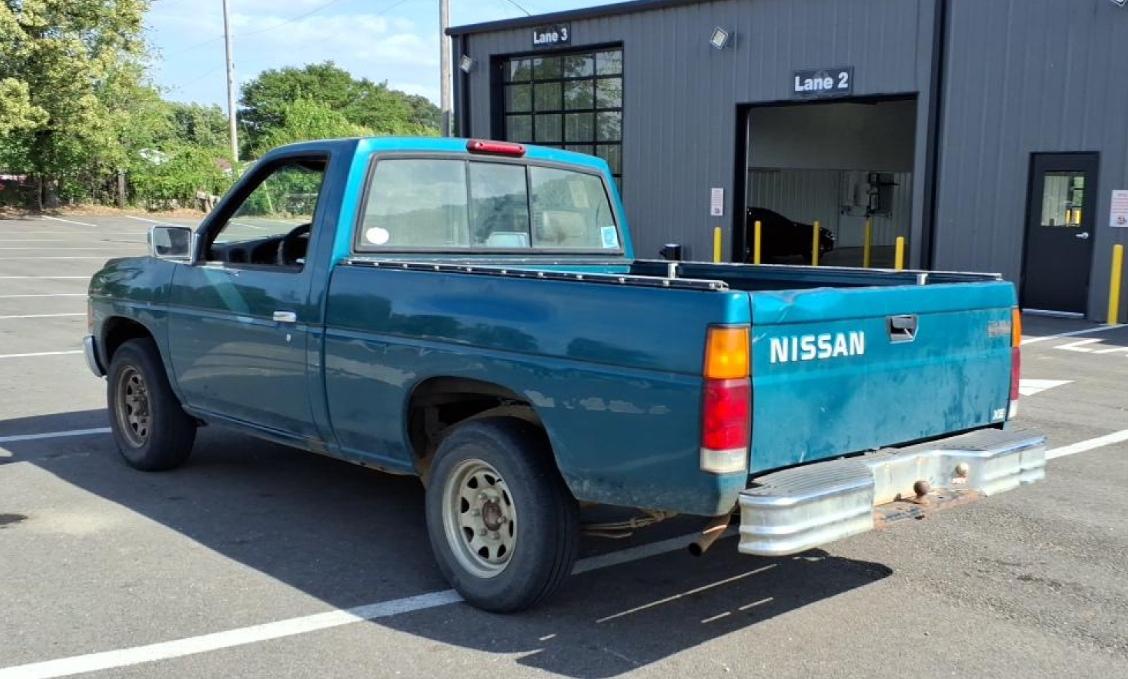 Nissan Pickup Reg. Cab 2WD 1995