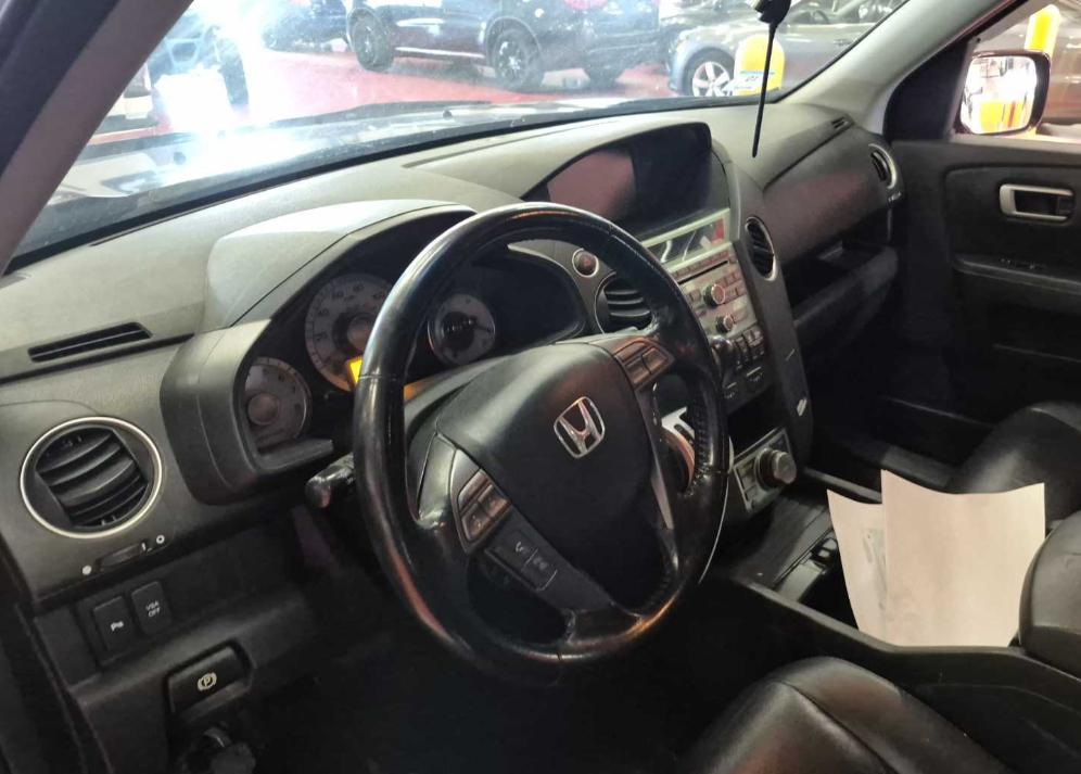Honda Pilot Touring 4WD 5-Spd AT 2010