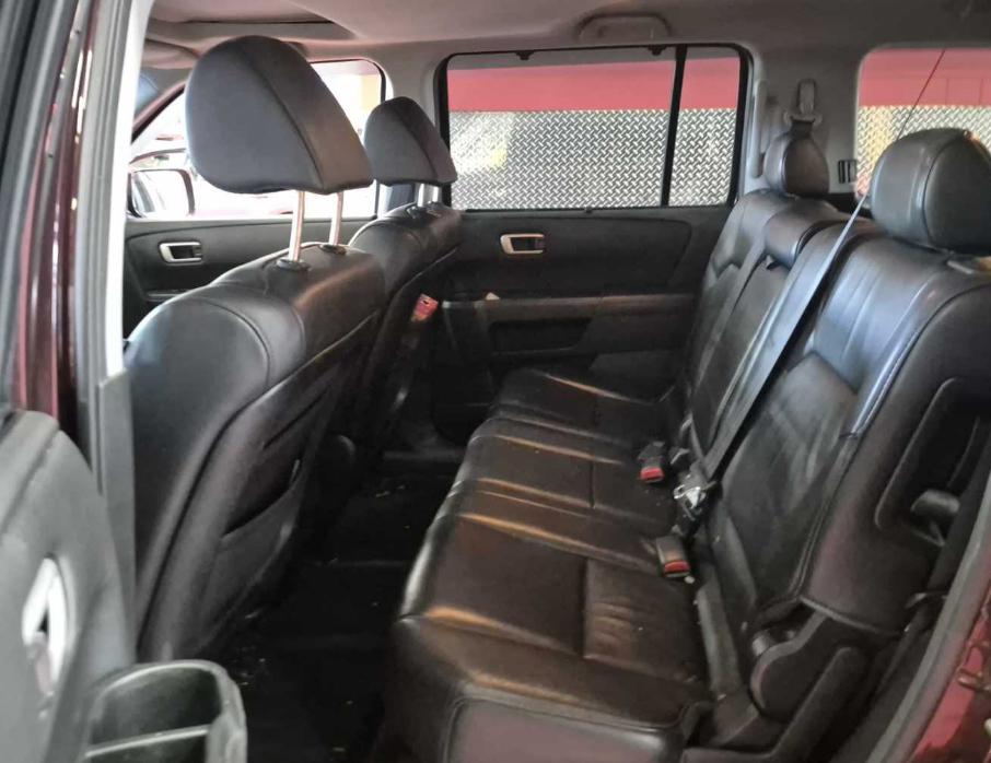 Honda Pilot Touring 4WD 5-Spd AT 2010