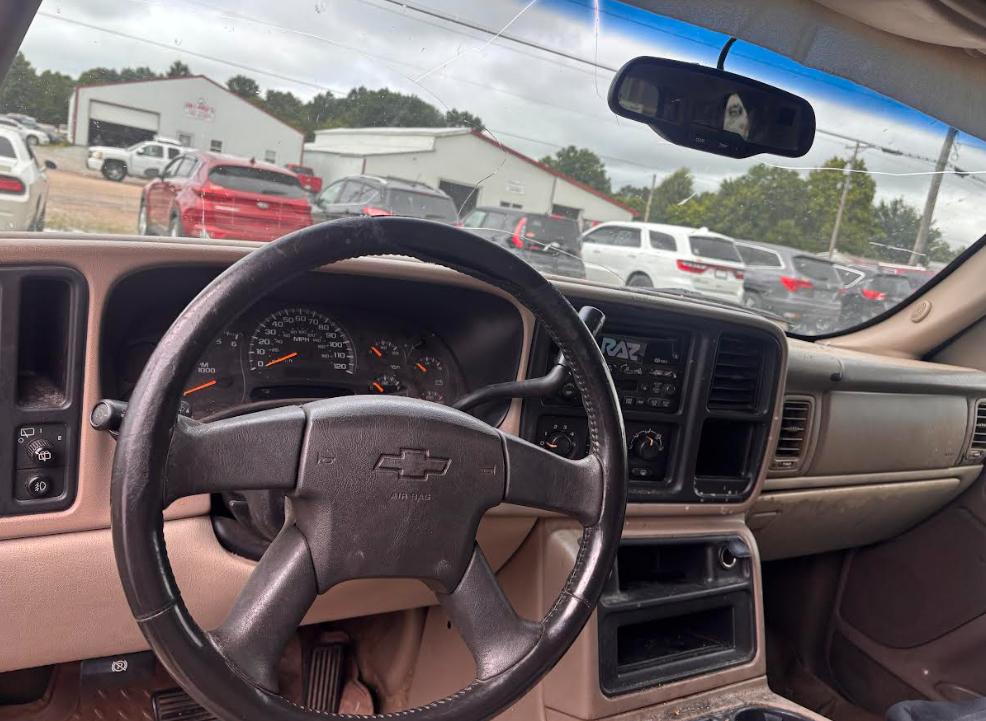Chevrolet Tahoe 2WD 2003