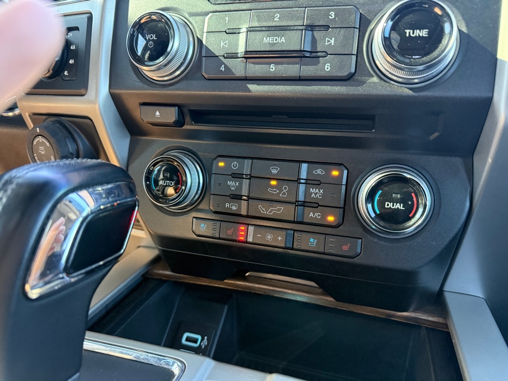 Ford F-150 Lariat 4WD SuperCrew 5.5' Box 2018