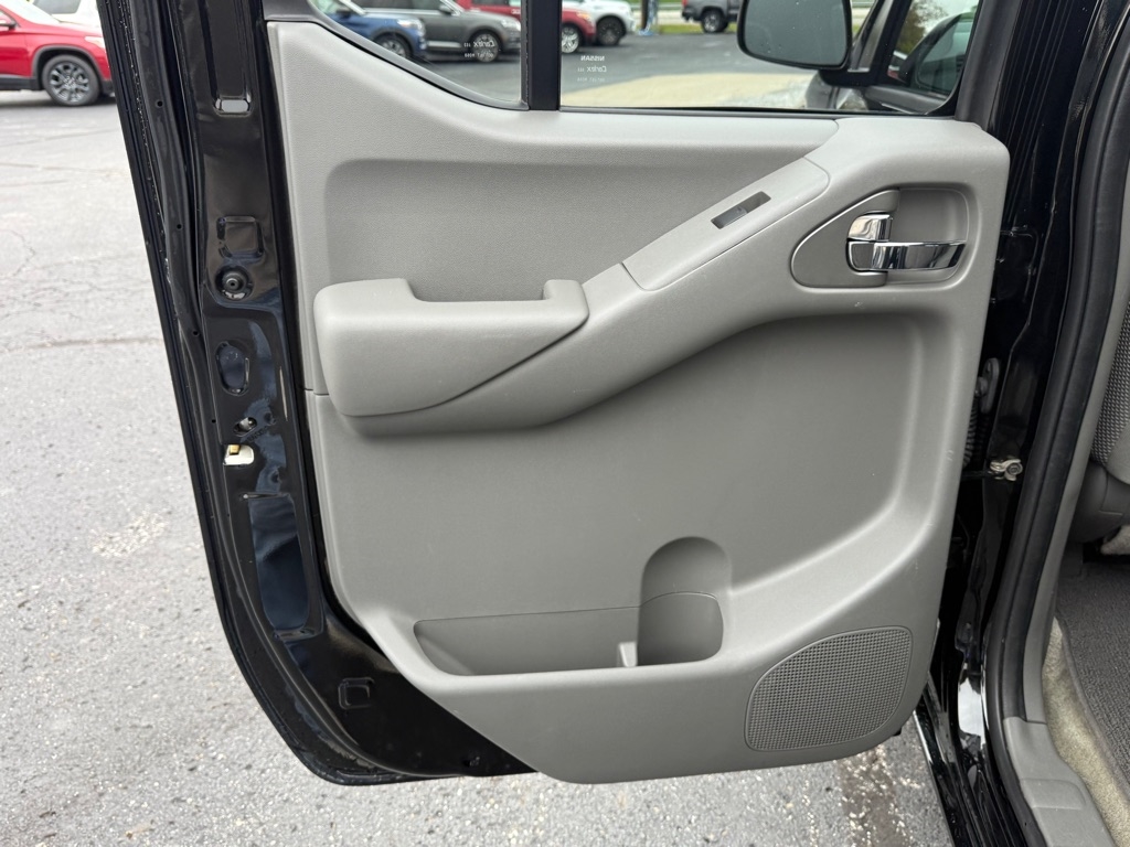 Nissan Frontier Crew Cab 4x4 SV V6 Auto Long Bed 2018