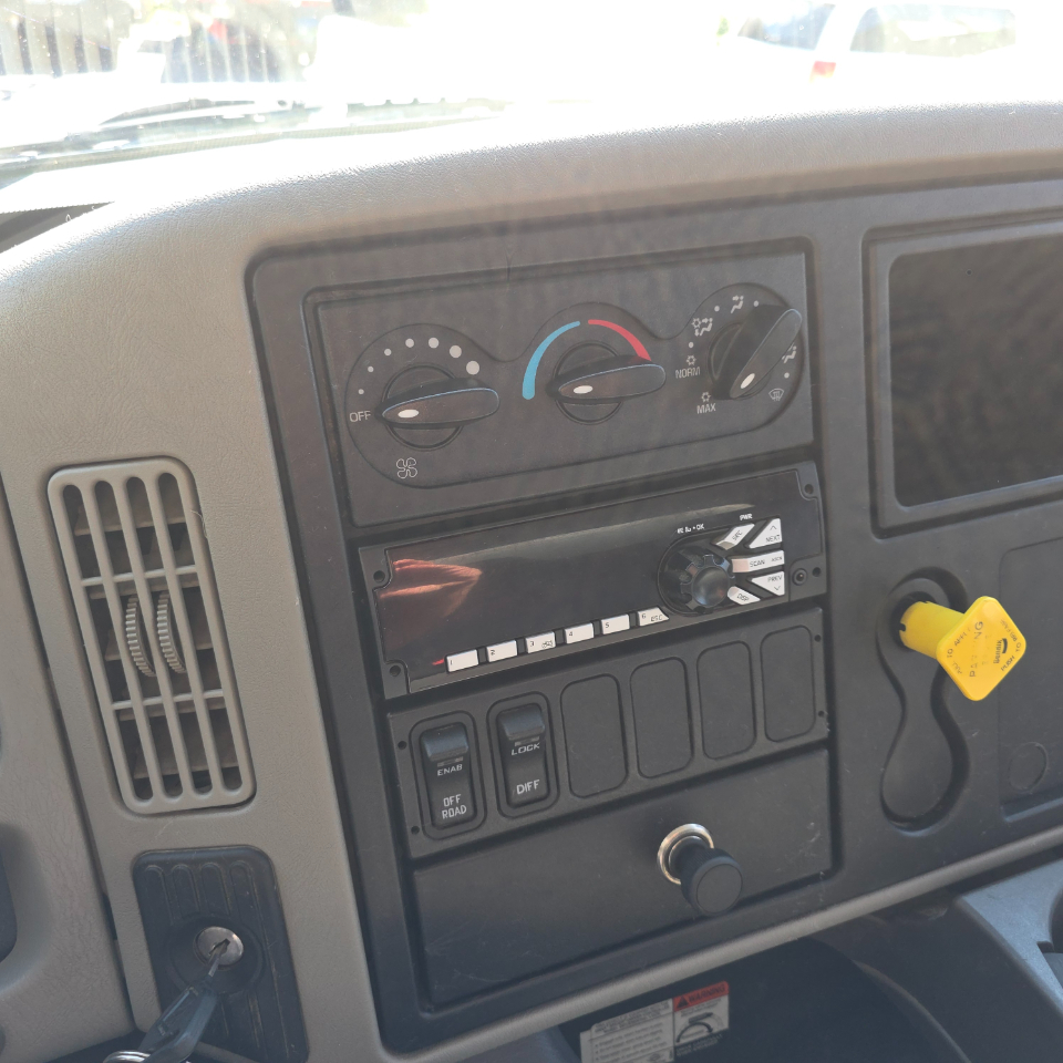 International 4300  2015 International 4300  2015