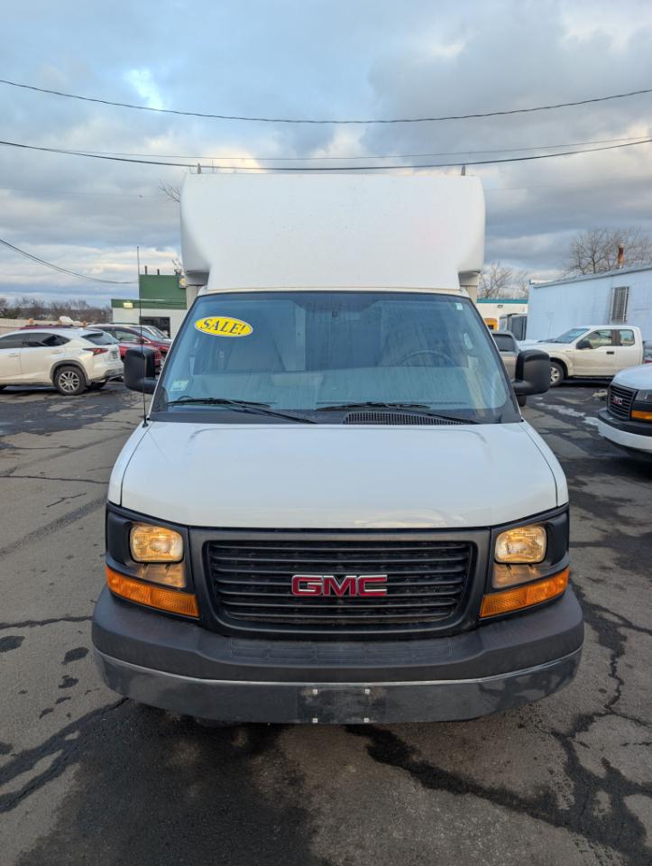 GMC Savana G3500 139 in. 2016