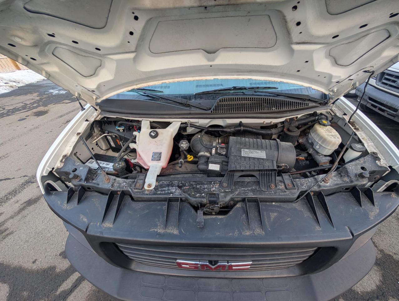 GMC Savana G3500 139 in. 2016