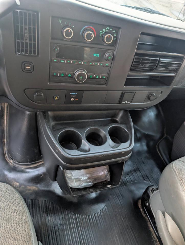 GMC Savana G3500 139 in. 2016