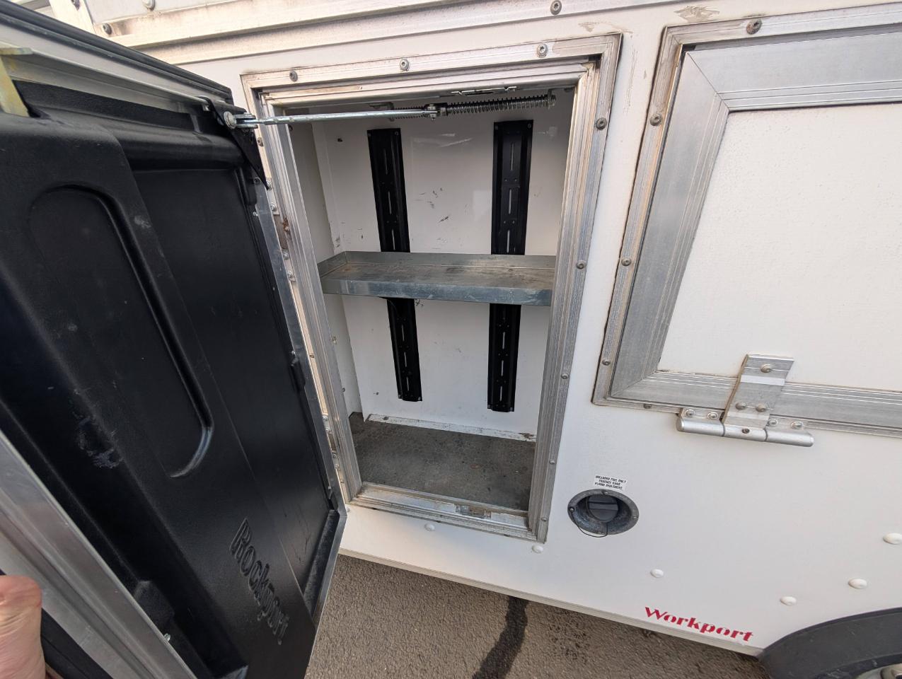 GMC Savana G3500 139 in. 2016