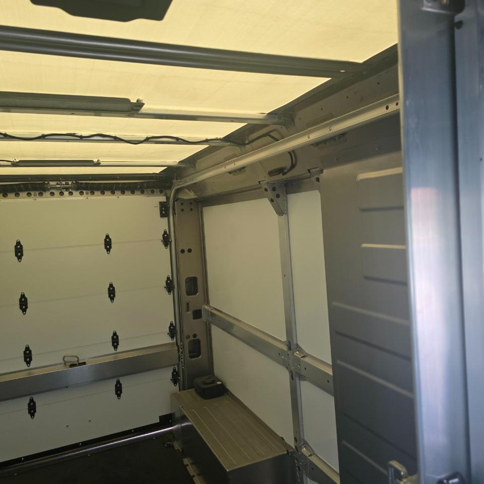BrightDrop  Zevo 400 2024