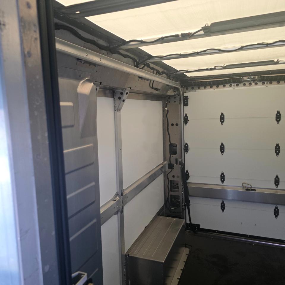 BrightDrop  Zevo 400 2024